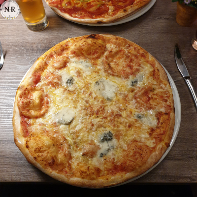 Pizza 4 cheeses at Terra Promessa in Bruges