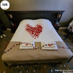 Decorated bed - Best Western City Center Hotel - Den Bosch