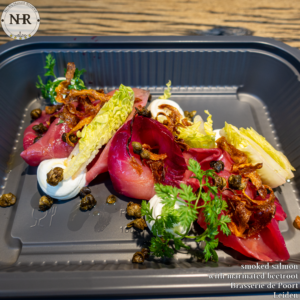 Smoked salmon with marinated beetroot - Brasserie de Poort - Takeaway
